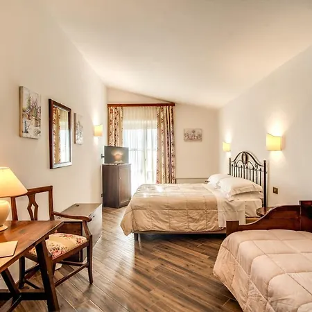 Hotel Abbazia Collemedio & 4*